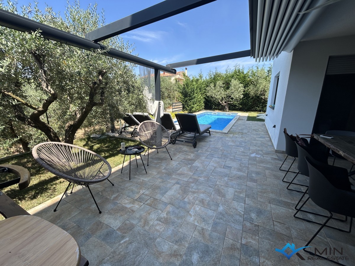 Appartamento splendidamente arredato con piscina a Cittanova
