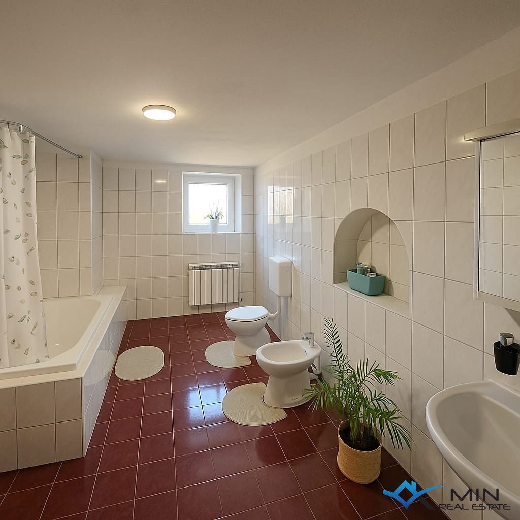 Casa in pietra con ampio giardino - Cittanova