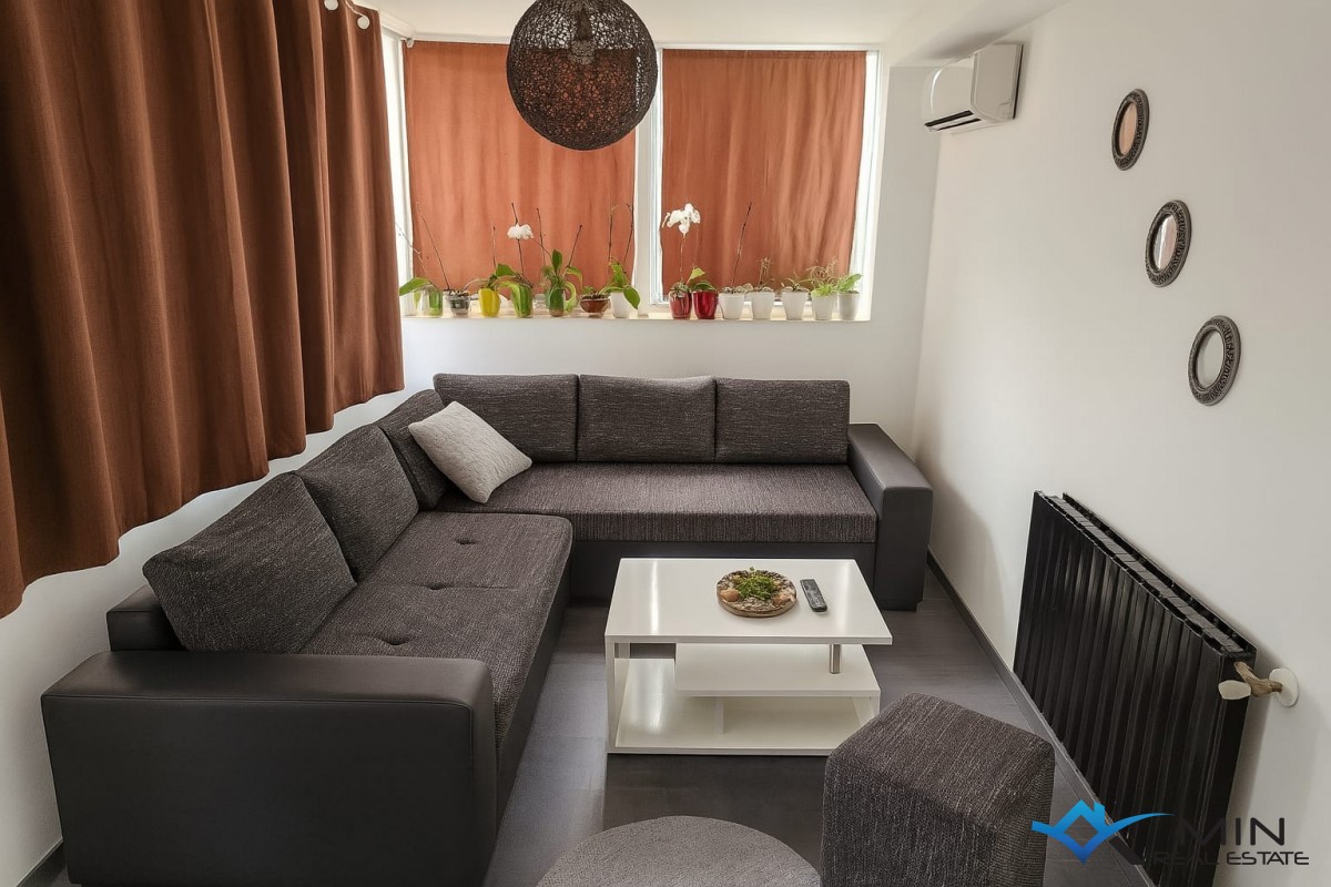 Casa in pietra con ampio giardino - Cittanova