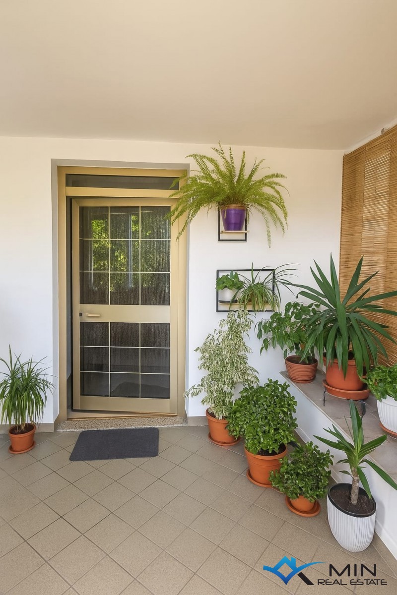 Casa in pietra con ampio giardino - Cittanova