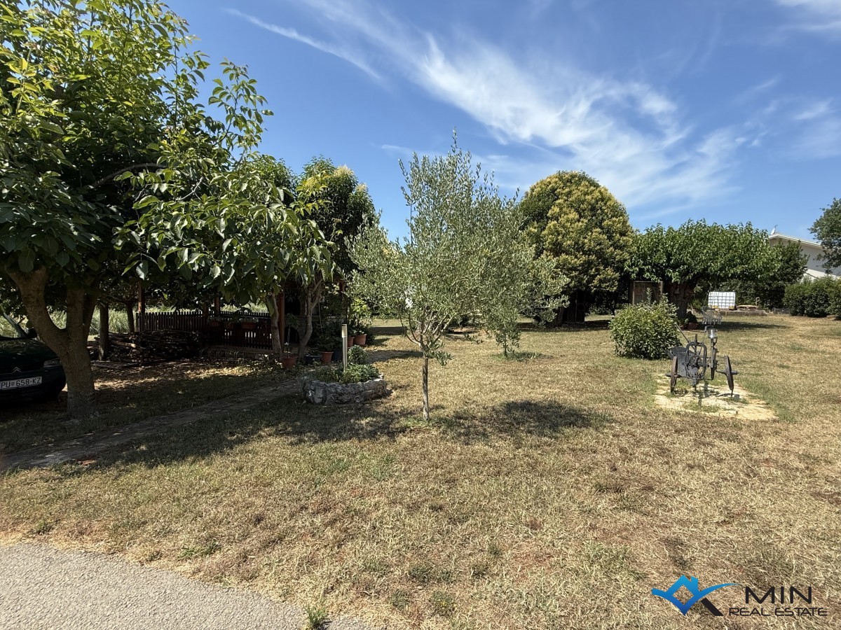 Casa in pietra con ampio giardino - Cittanova