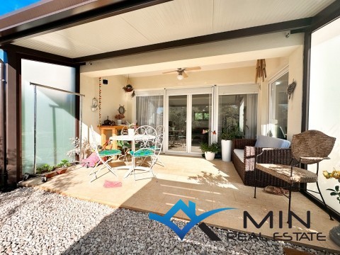 Moderno appartamento con giardino a Tar