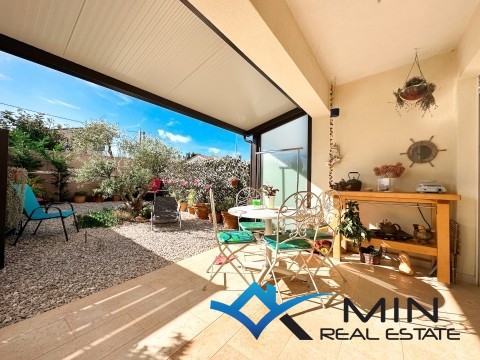 Moderno appartamento con giardino a Tar