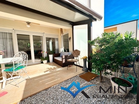 Moderno appartamento con giardino a Tar