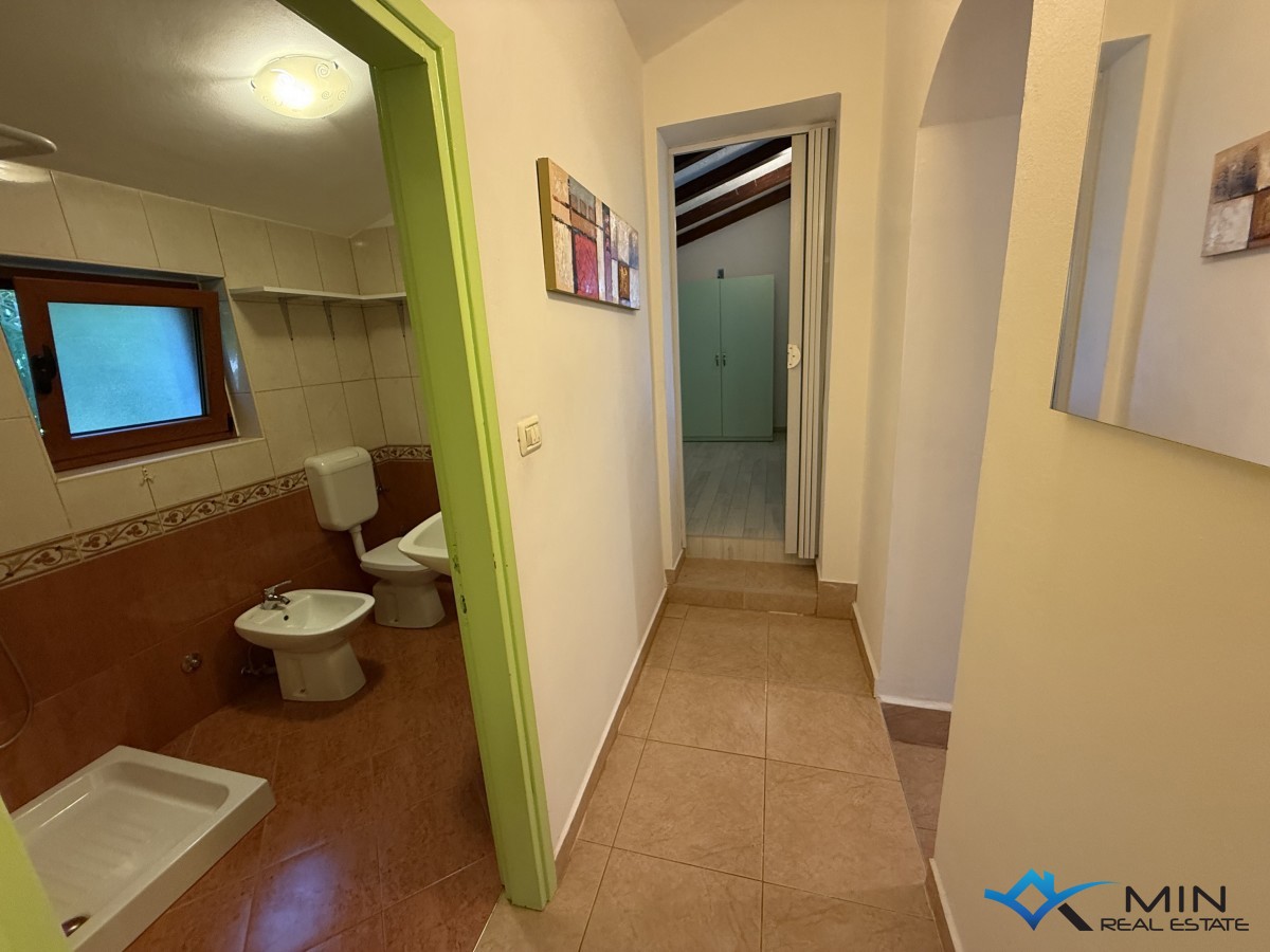 Casa indipendente con ampio cortile a Grisignana