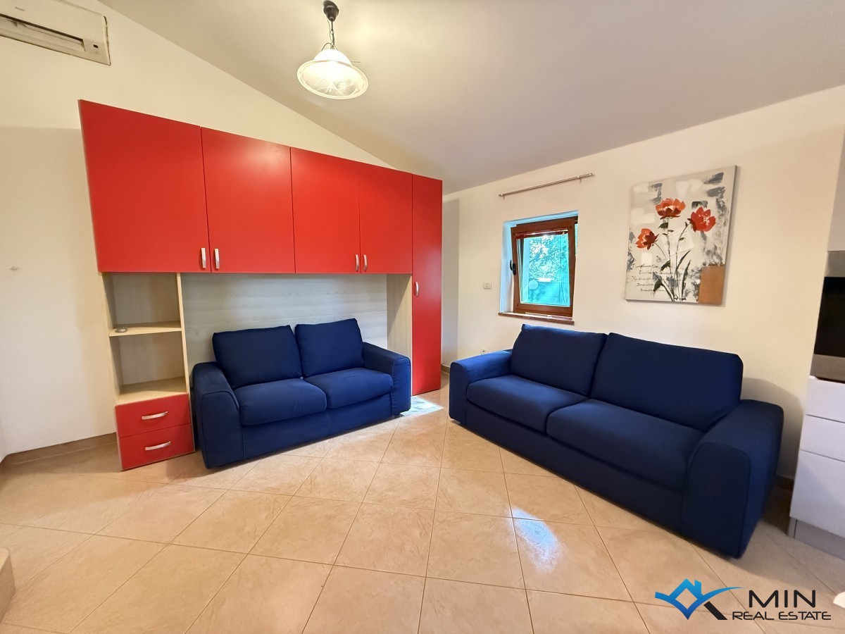 Casa indipendente con ampio cortile a Grisignana