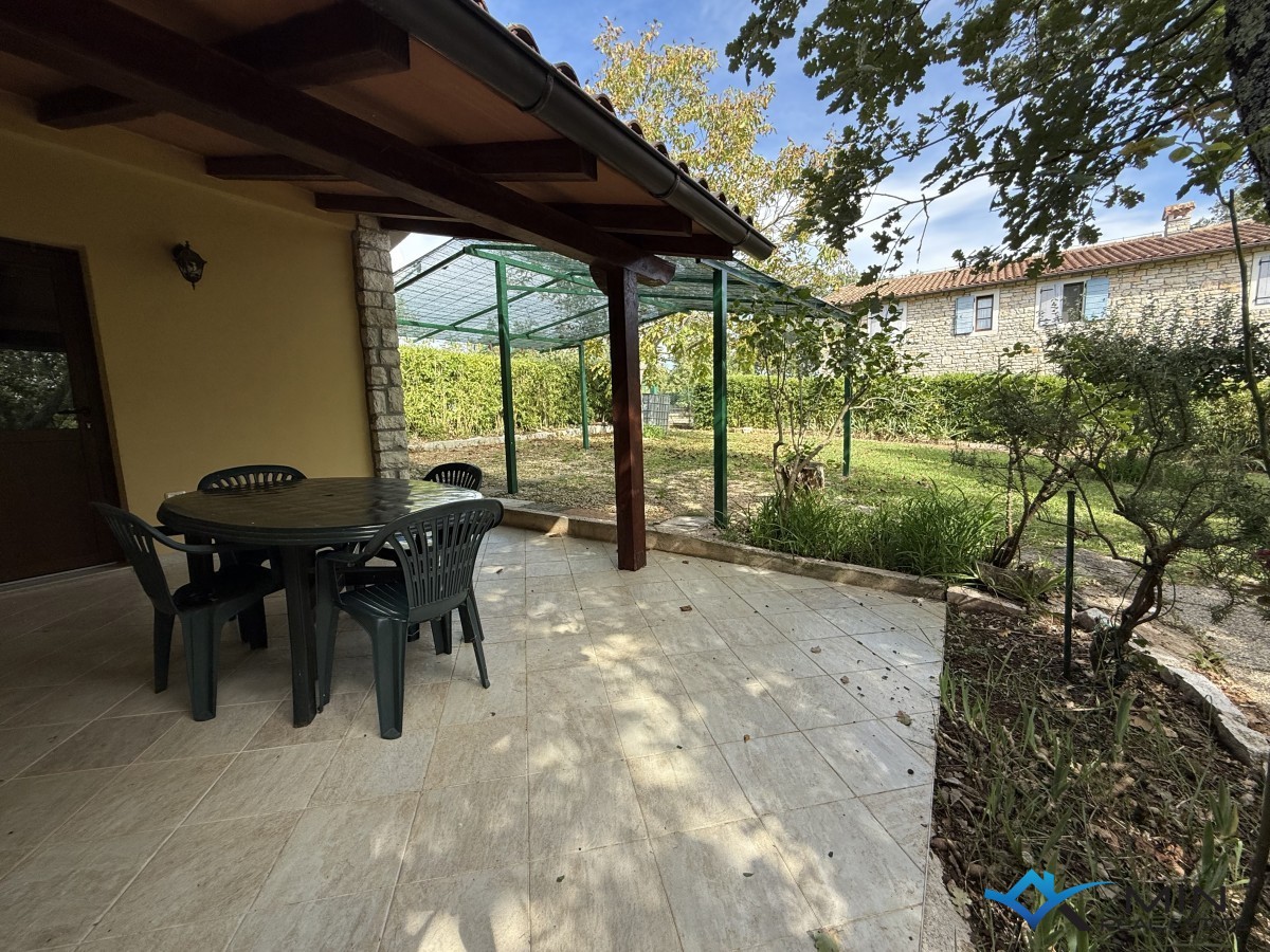 Casa indipendente con ampio cortile a Grisignana