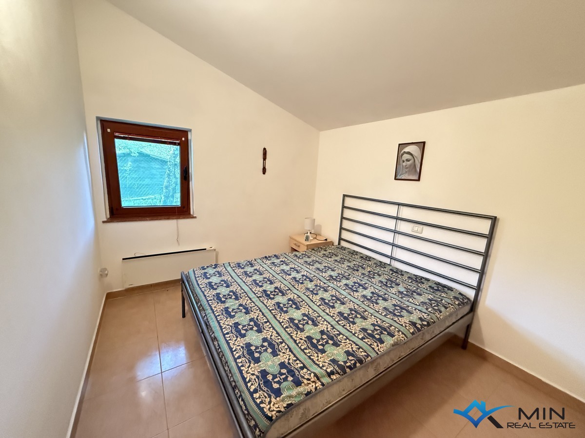 Casa indipendente con ampio cortile a Grisignana