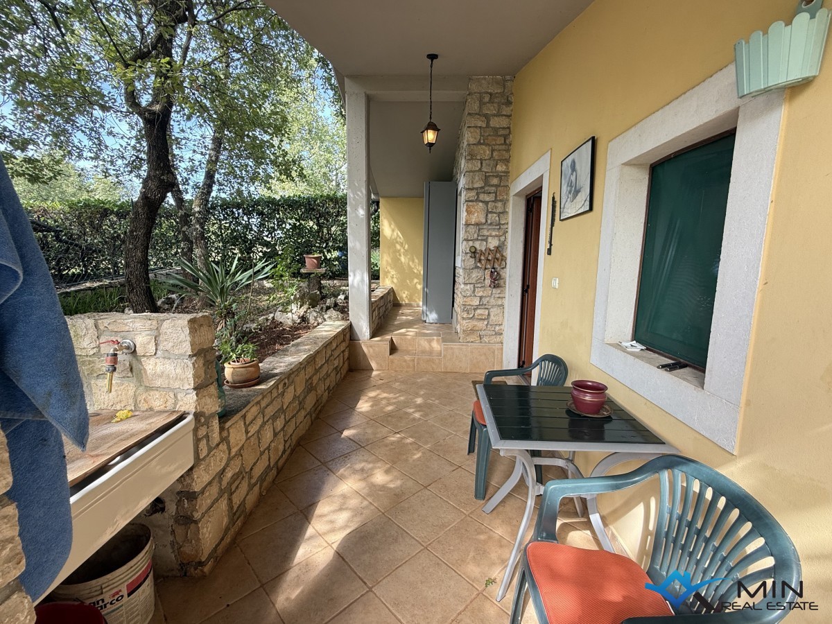 Casa indipendente con ampio cortile a Grisignana