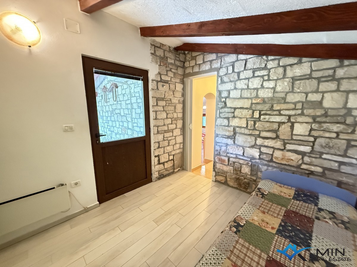 Casa indipendente con ampio cortile a Grisignana