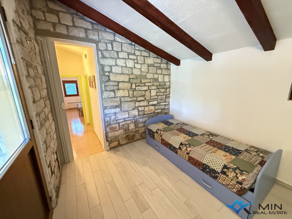 Casa indipendente con ampio cortile a Grisignana