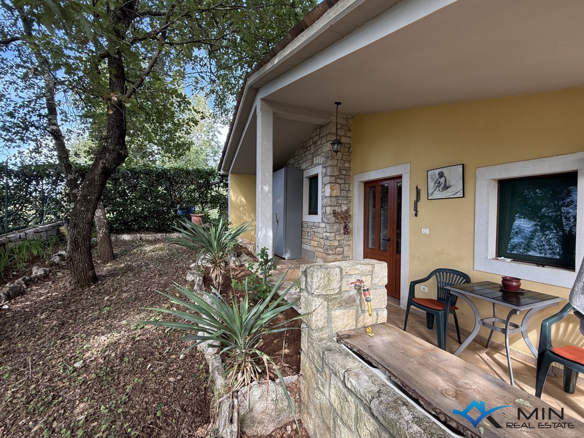 Casa indipendente con ampio cortile a Grisignana