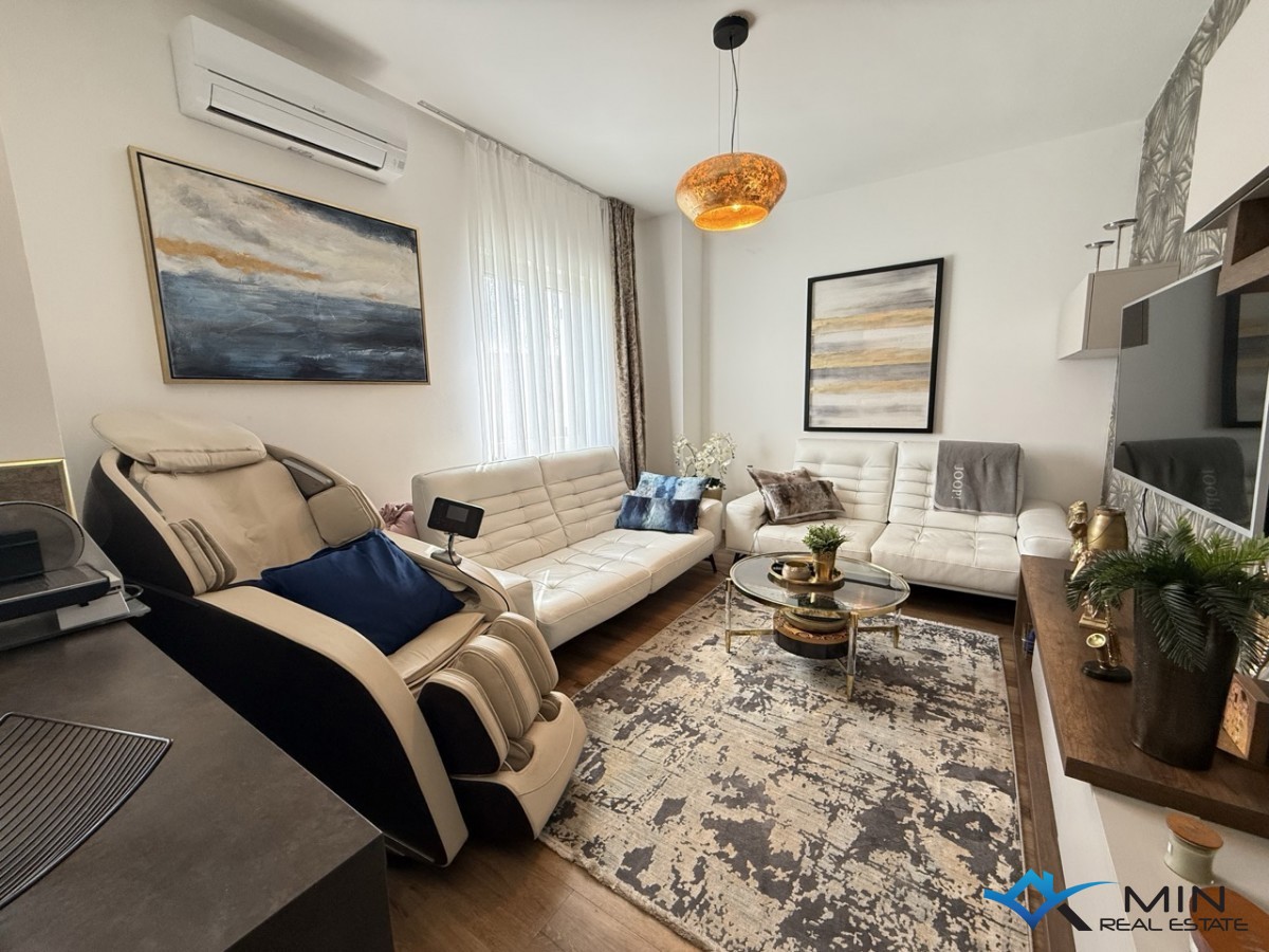 Appartamento con ampio giardino e jacuzzi a Novigrad