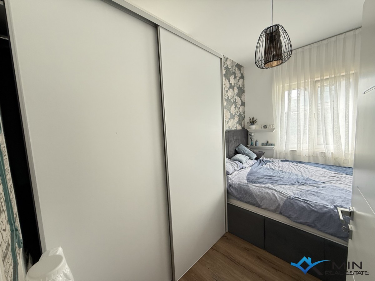 Appartamento con ampio giardino e jacuzzi a Novigrad