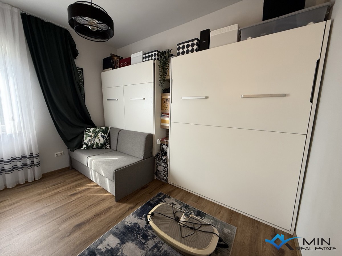 Appartamento con ampio giardino e jacuzzi a Novigrad