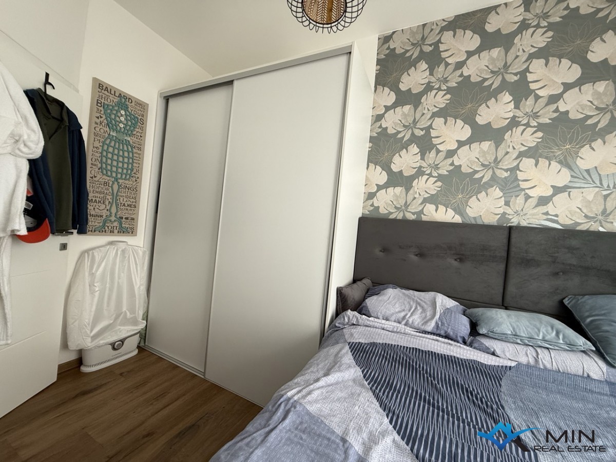 Appartamento con ampio giardino e jacuzzi a Novigrad