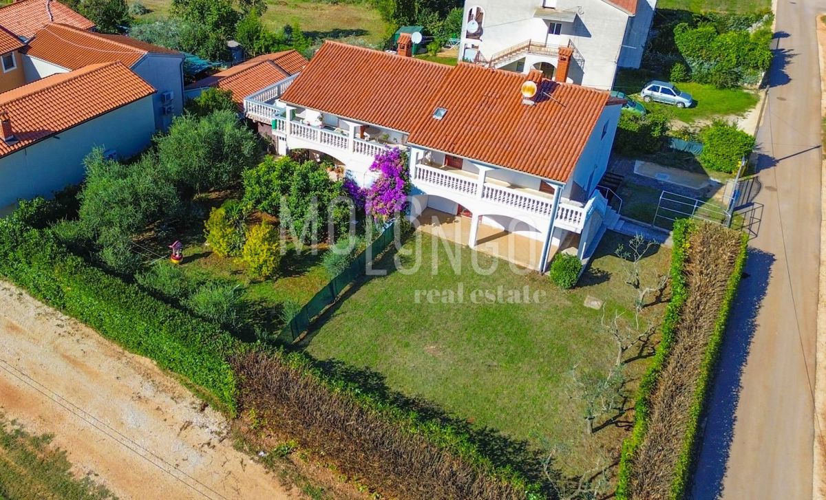 ISTRIA, Parenzo OCCASIONE Casa in un quartiere tranquillo