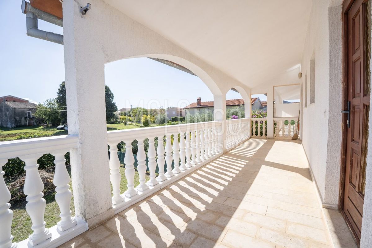 ISTRIA, Parenzo OCCASIONE Casa in un quartiere tranquillo