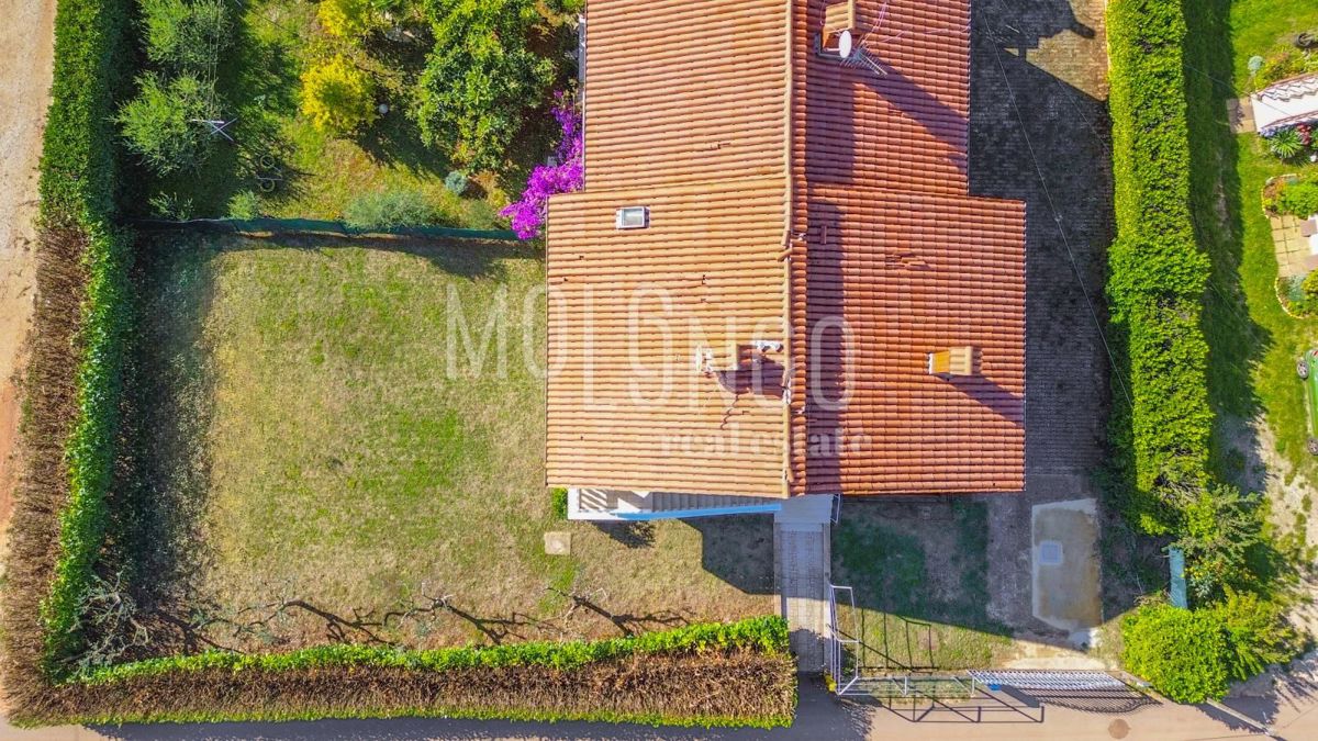 ISTRIA, Parenzo OCCASIONE Casa in un quartiere tranquillo