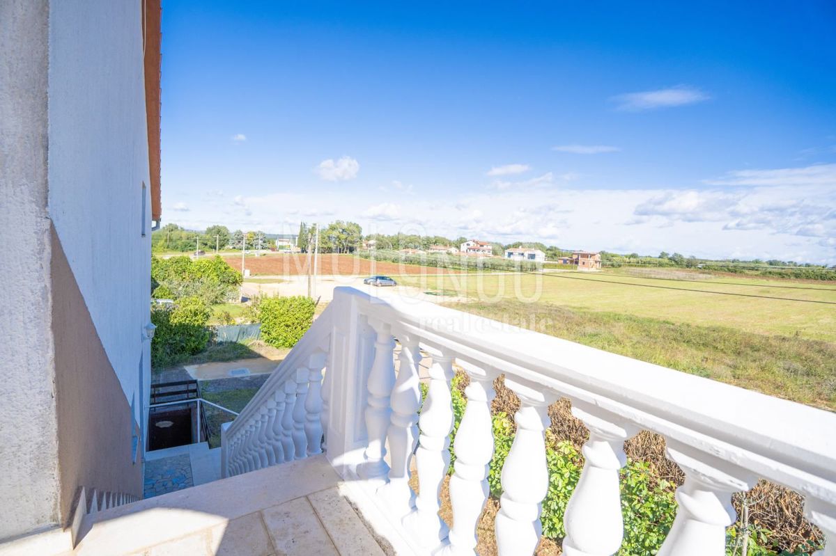 ISTRIA, Parenzo OCCASIONE Casa in un quartiere tranquillo