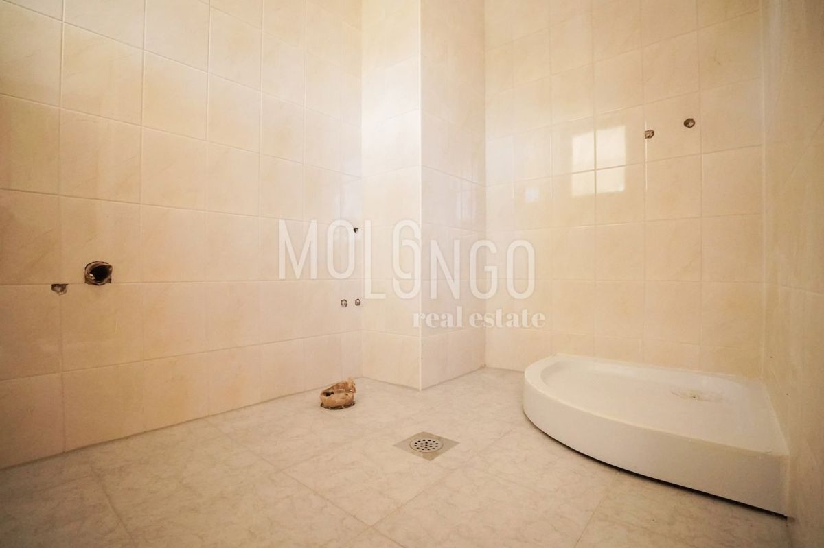 ISTRIA, Parenzo OCCASIONE Casa in un quartiere tranquillo