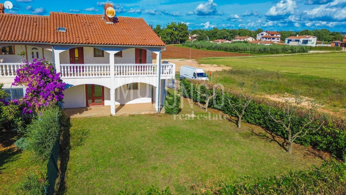 ISTRIA, Parenzo OCCASIONE Casa in un quartiere tranquillo