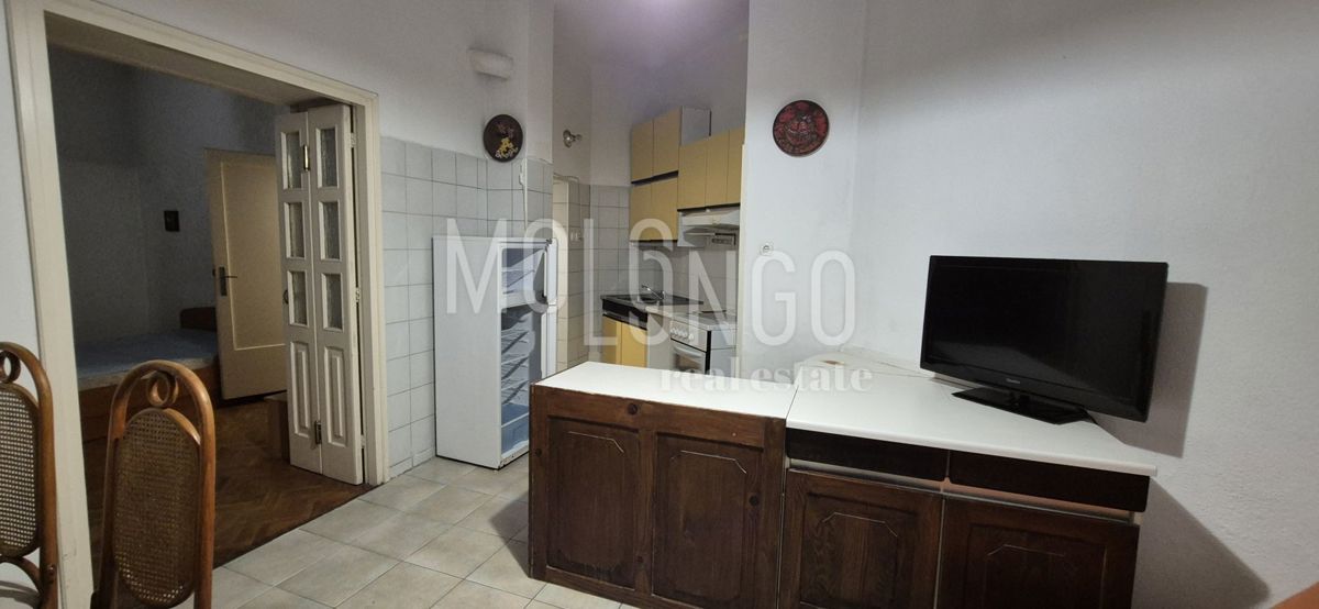 CRIKVENICA, casa bifamiliare vicino al centro città, RIDOTTO!