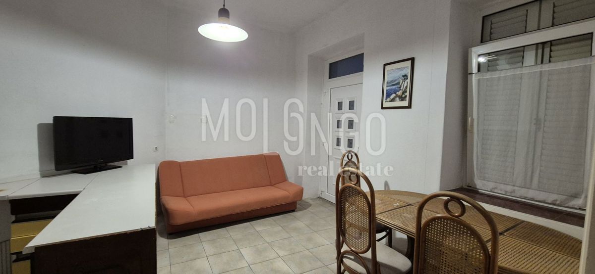 CRIKVENICA, casa bifamiliare vicino al centro città, RIDOTTO!