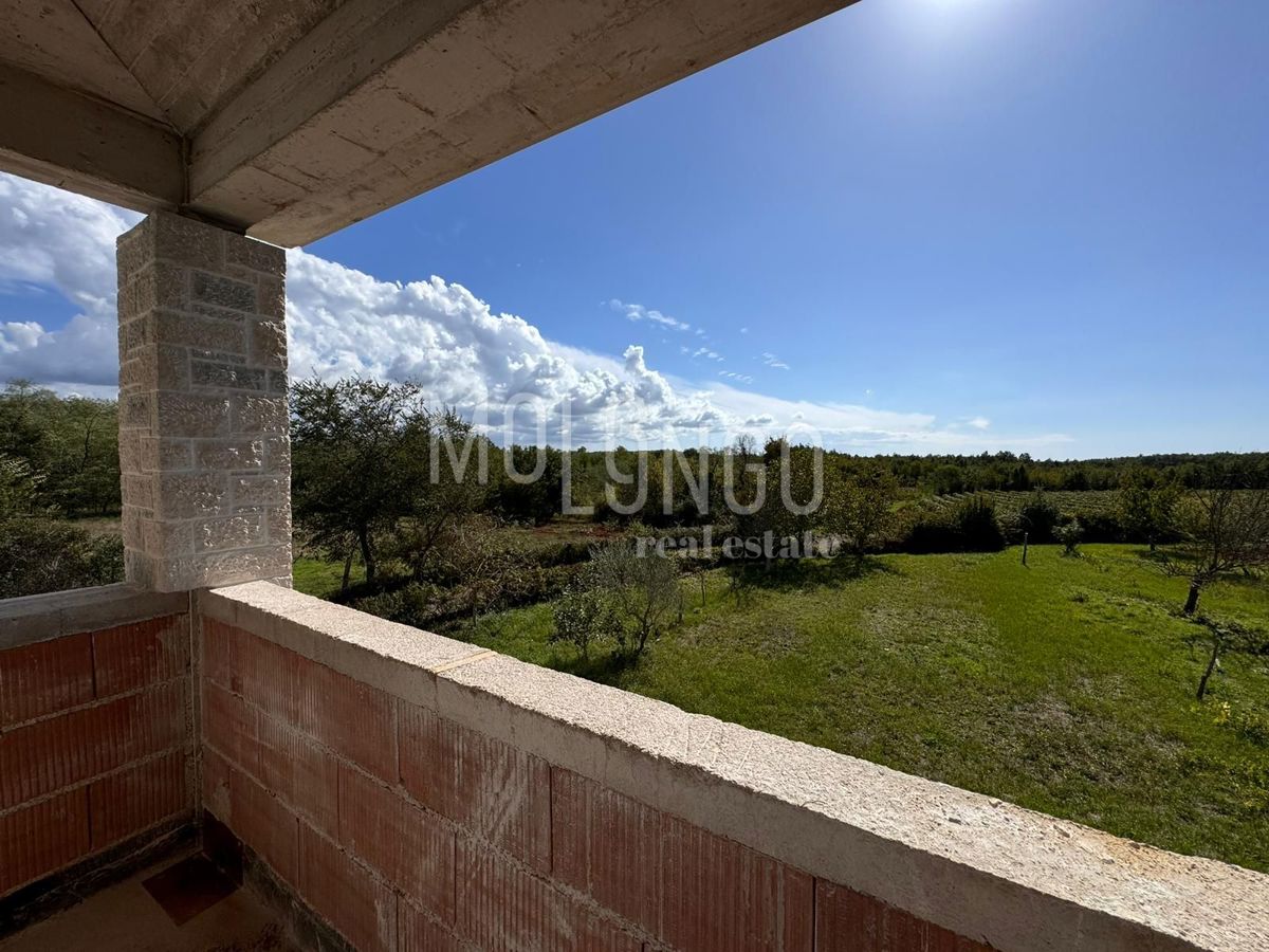  ISTRIA, POREČ – Splendida villa in un tranquillo villaggio istriano.