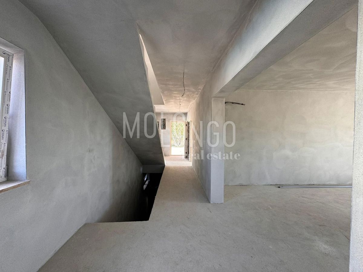  ISTRIA, POREČ – Splendida villa in un tranquillo villaggio istriano.