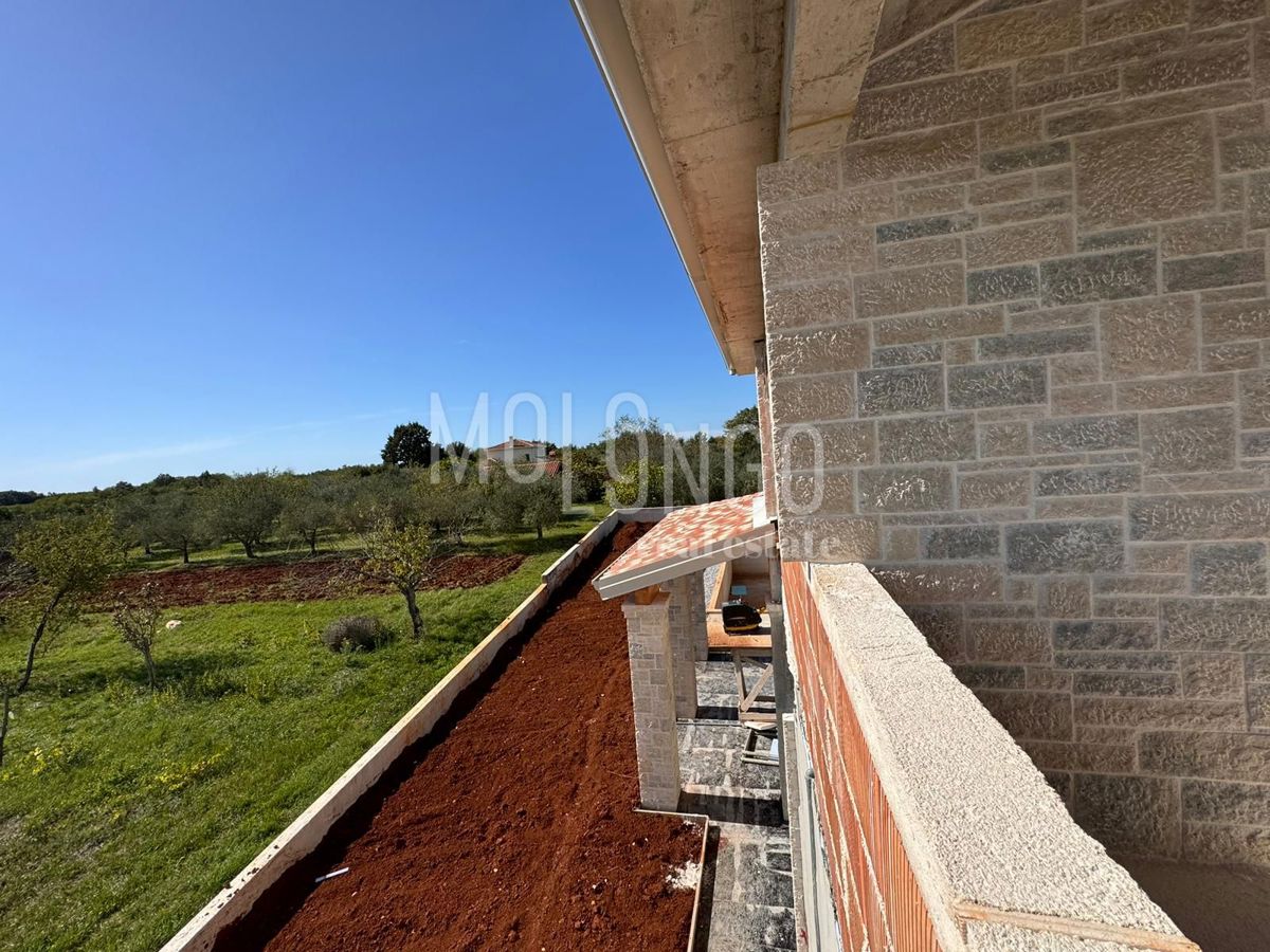  ISTRIA, POREČ – Splendida villa in un tranquillo villaggio istriano.