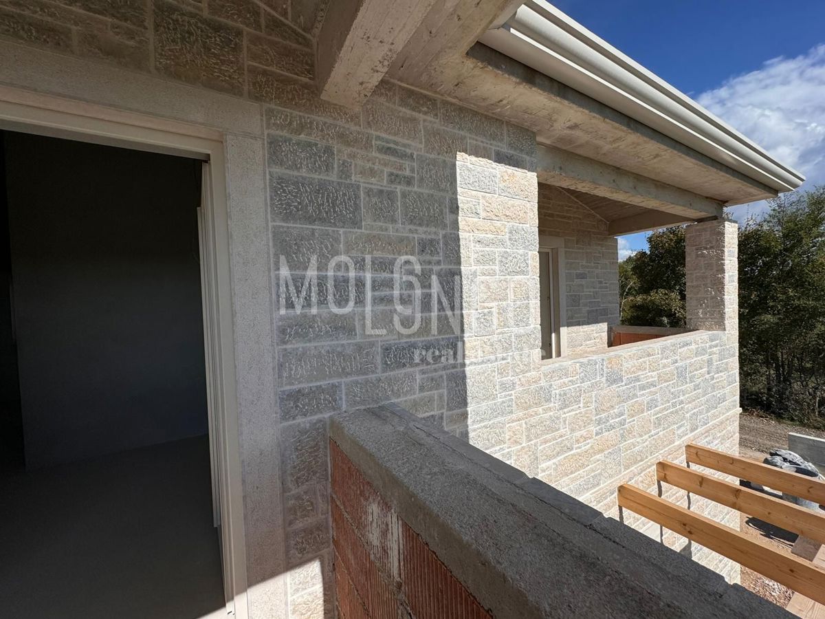  ISTRIA, POREČ – Splendida villa in un tranquillo villaggio istriano.