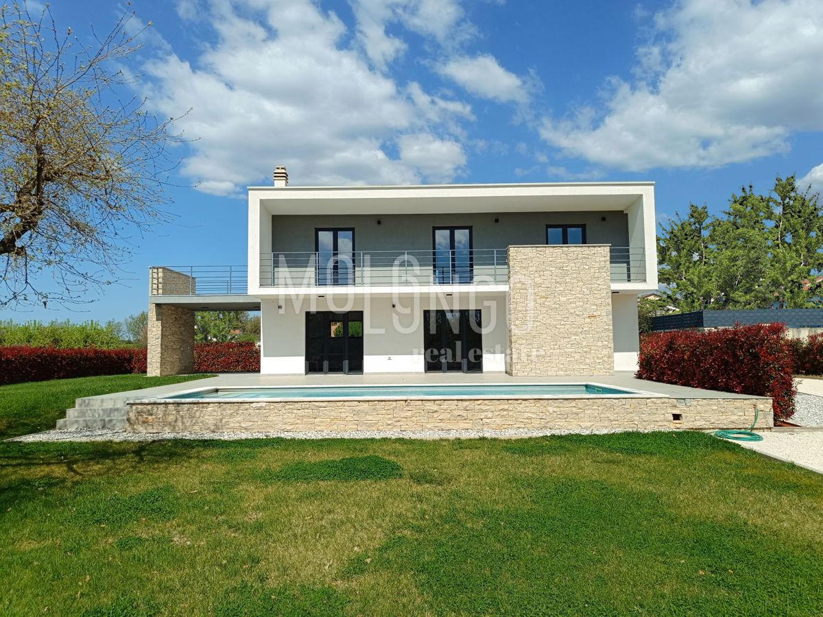 ISTRIA, POREČ Villa moderna a 4 km dal mare.