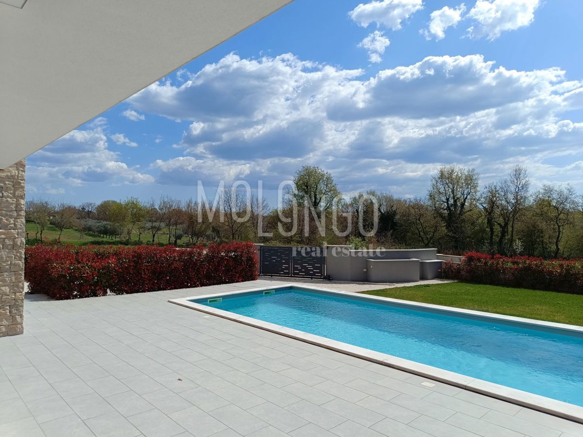 ISTRIA, POREČ Villa moderna a 4 km dal mare.