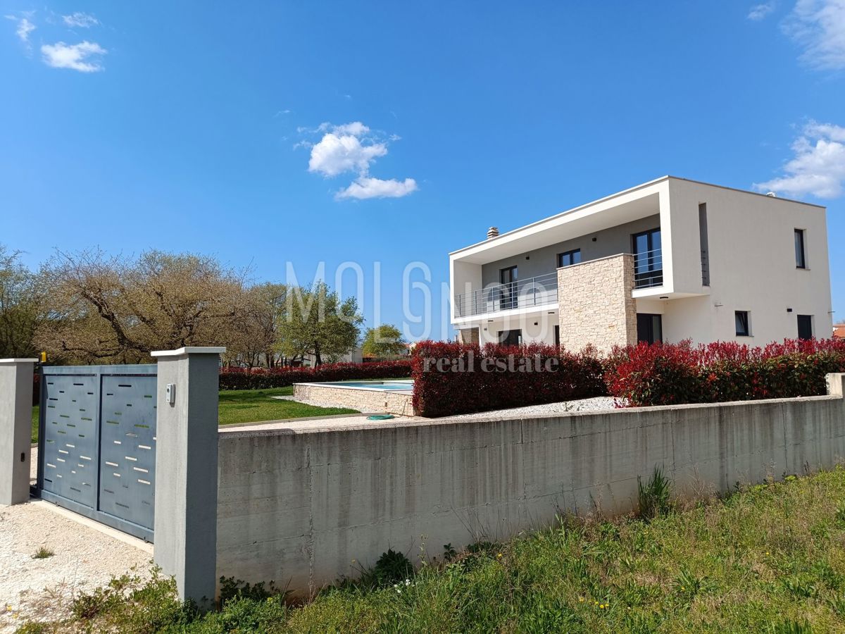 ISTRIA, POREČ Villa moderna a 4 km dal mare.