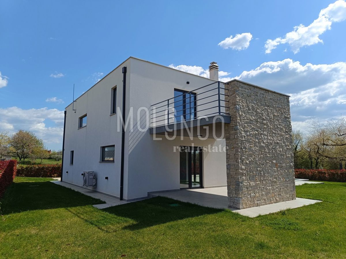 ISTRIA, POREČ Villa moderna a 4 km dal mare.