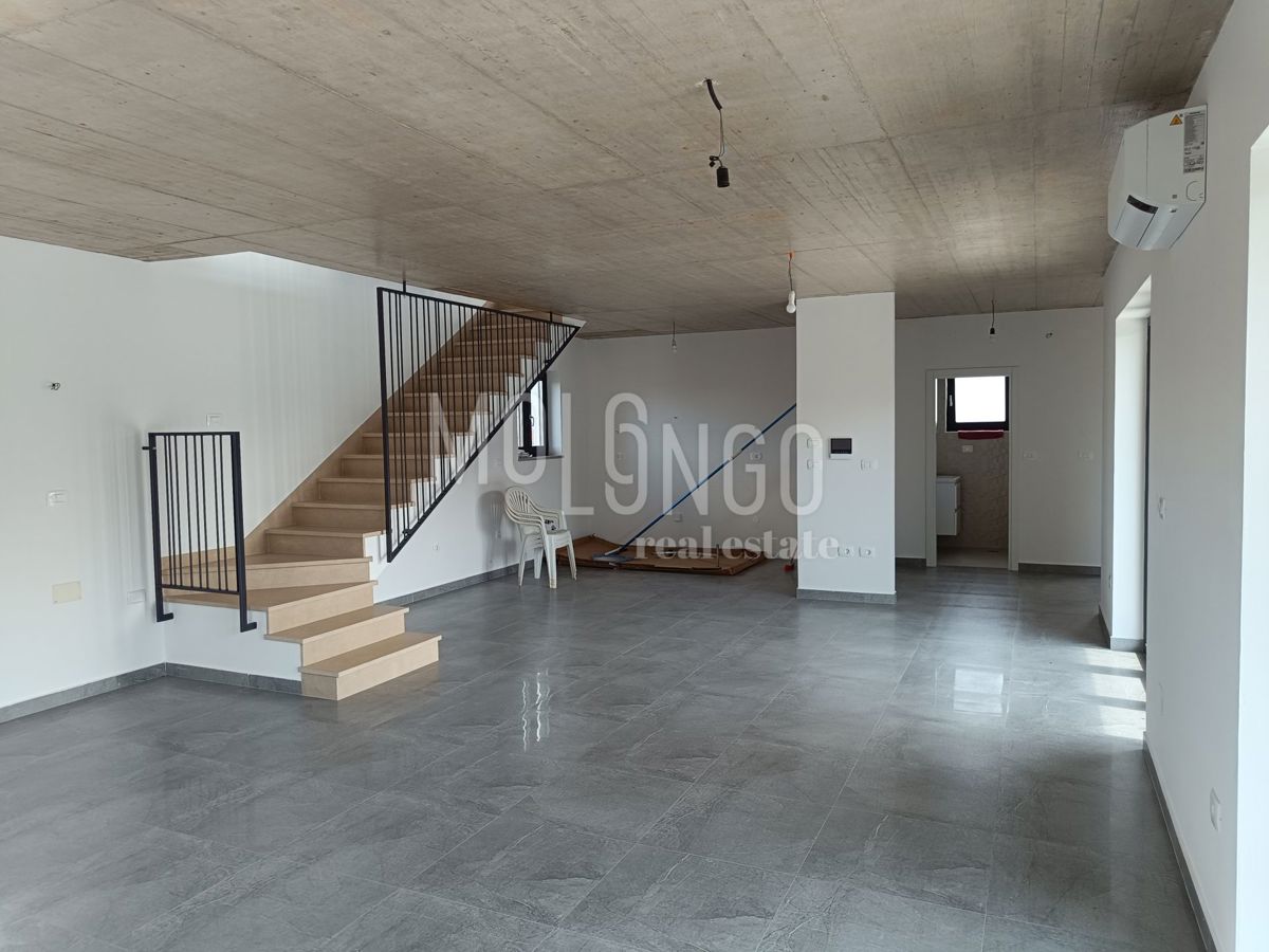 ISTRIA, POREČ Villa moderna a 4 km dal mare.