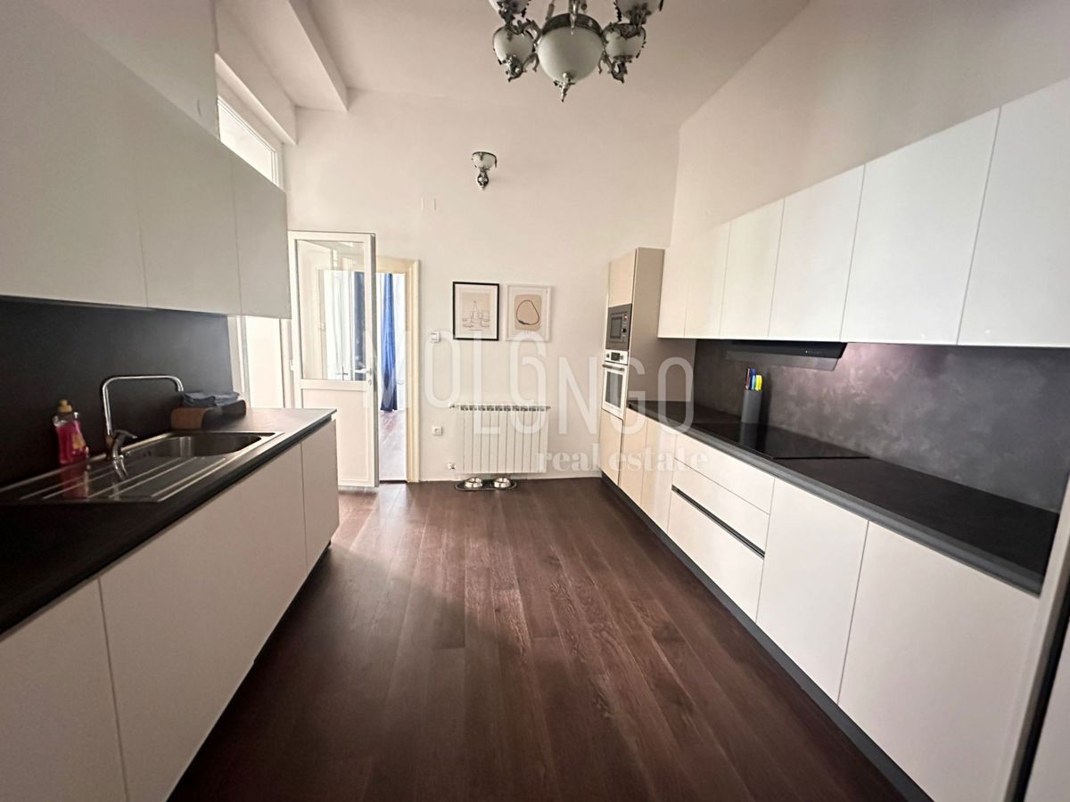 ISTRA, PULA - Luksuzan stan u samom centru