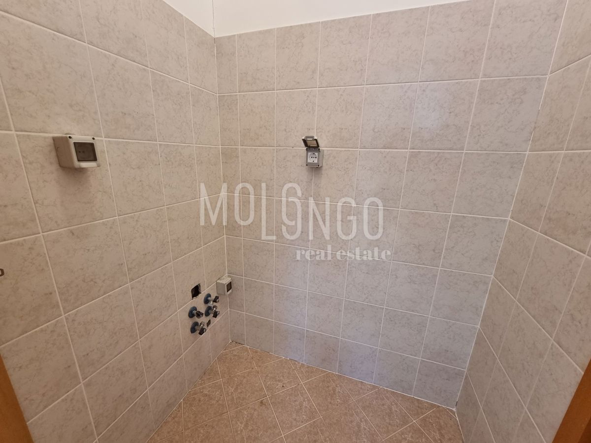 Commerciale Srdoči, Rijeka, 20m2