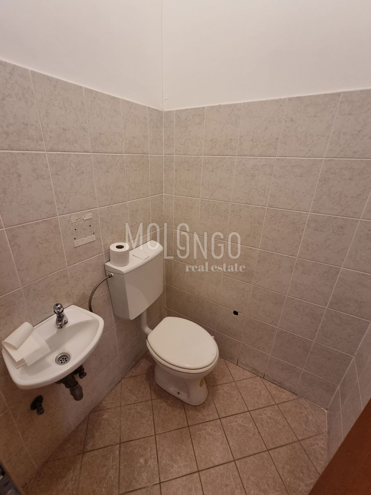 Commerciale Srdoči, Rijeka, 20m2