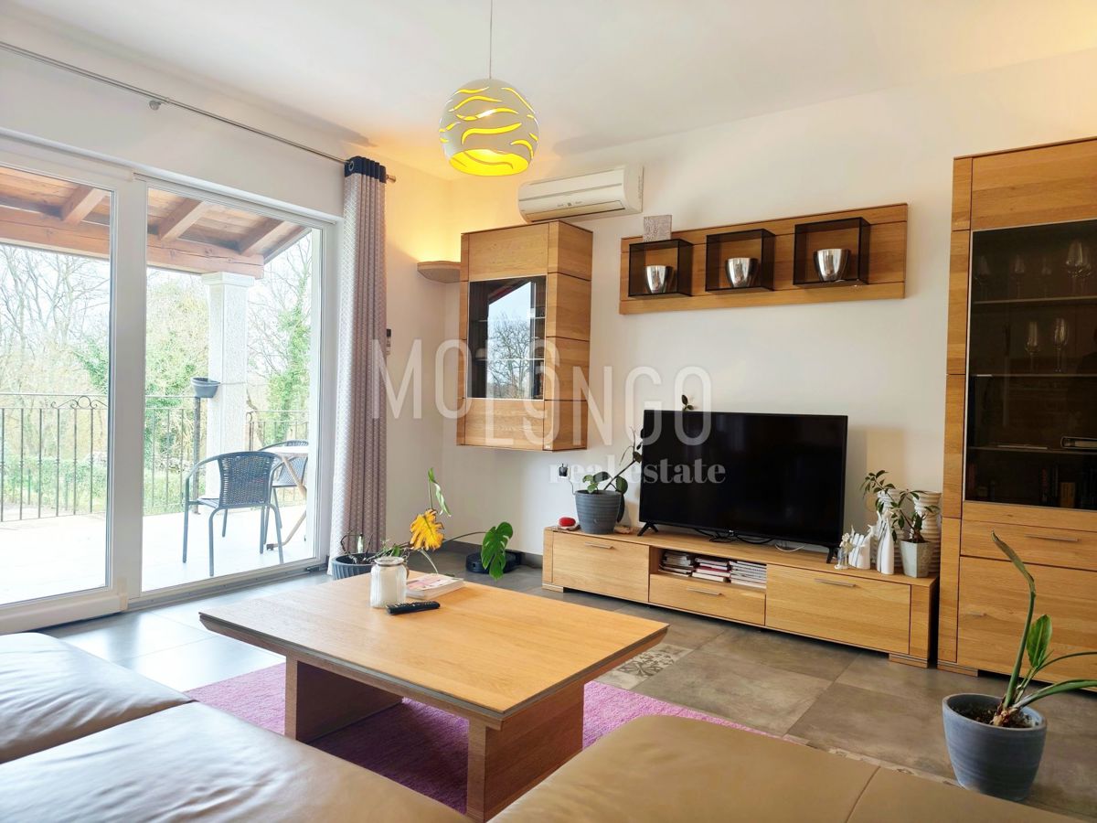 ISTRA, KRINGA- samostojeća kuća s bazenom na 2000 m² okućnice