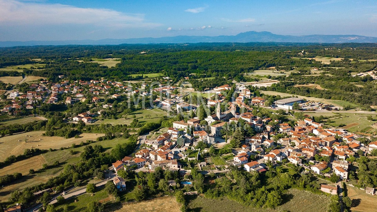 Terreno Jurići, Žminj, 20.000m2