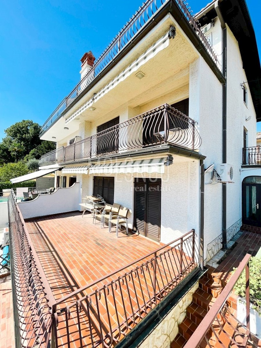 Casa Oprić, Opatija - Okolica, 195,58m2