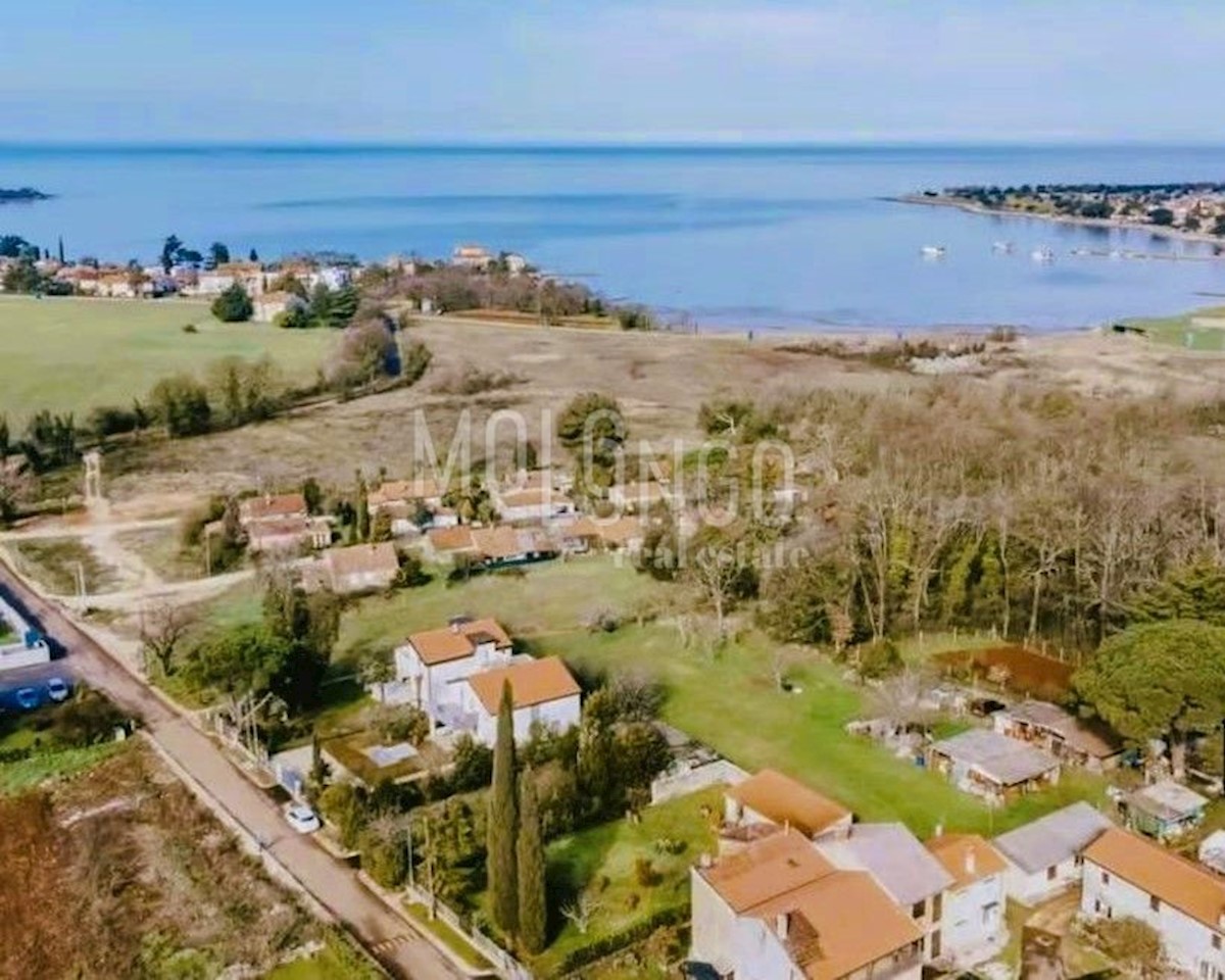 Terreno Novigrad, 1.444m2