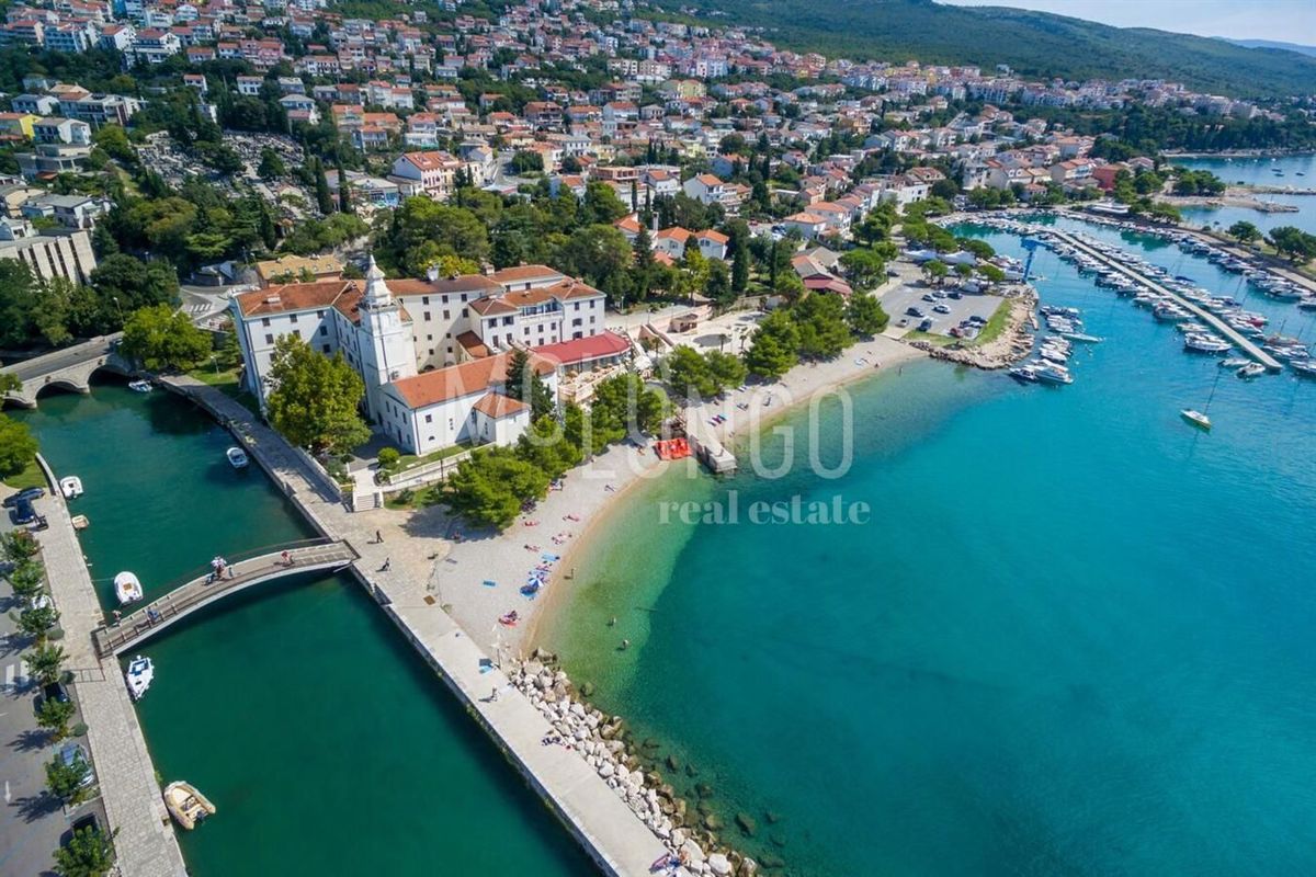 CRIKVENICA, terreno edificabile 1083 m2 con vista mare