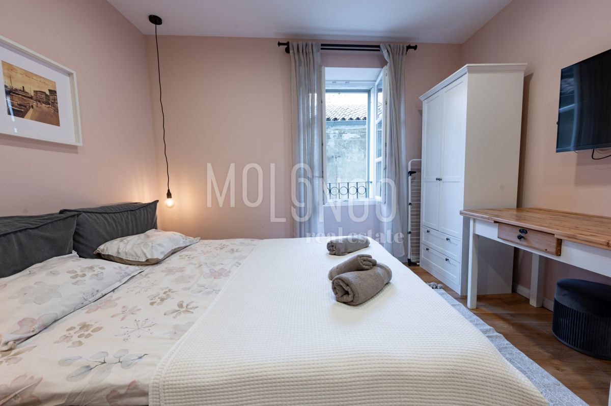 ISTRA, POREČ- Starogradska jezgra – kompletno renoviran stan, idealan za najam