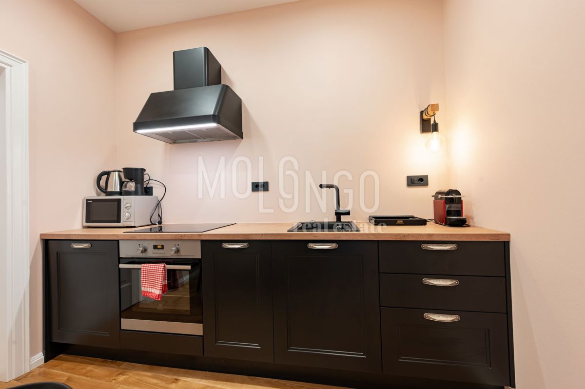 ISTRA, POREČ- Starogradska jezgra – kompletno renoviran stan, idealan za najam