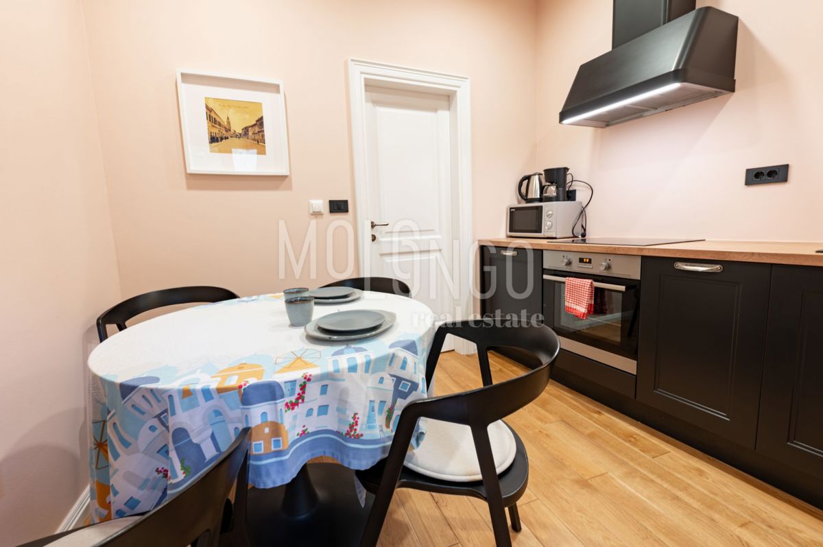 ISTRA, POREČ- Starogradska jezgra – kompletno renoviran stan, idealan za najam