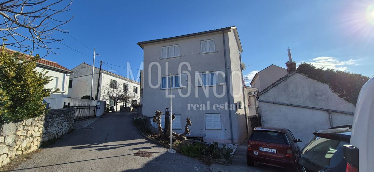 JADRANOVO, casa con cinque appartamenti, a 450 m dal mare