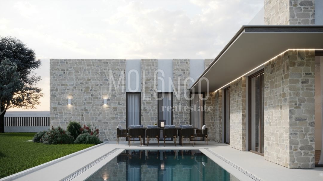 ISTRA, TINJAN Terreno edificabile con permessi di costruzione rilasciati per 5 ville con piscina.